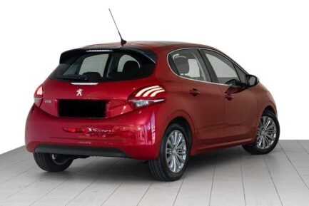 Peugeot 208 1.2 PureTech 82ch Allure - 2015 – Image 2