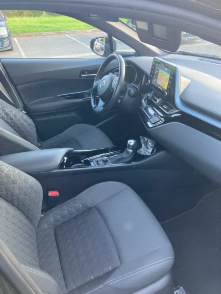 TOYOTA C-HR HYBRIDE 2020 – Image 2